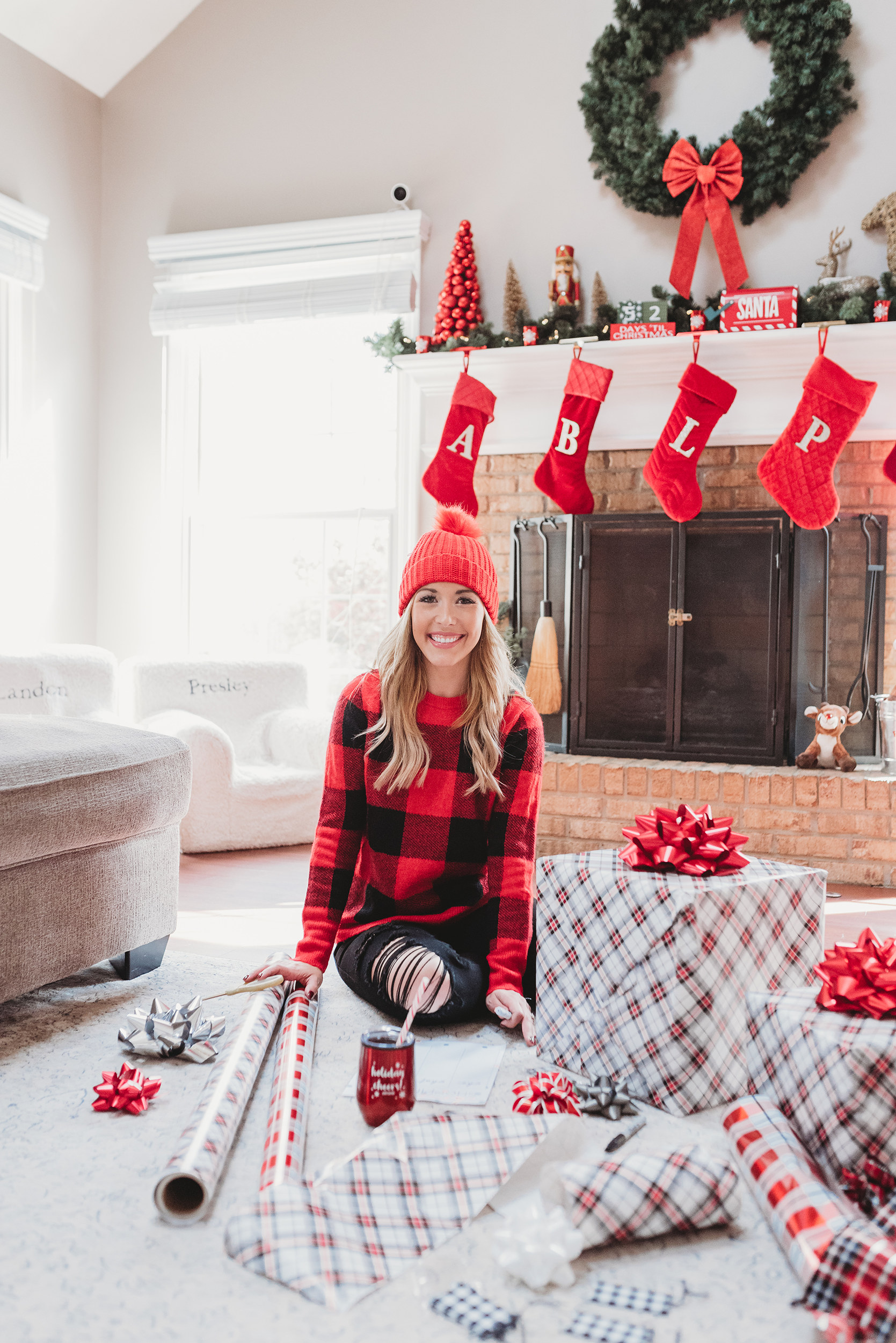 Holiday Gift Guide: Gifts for her under $25 - Kristy Denney