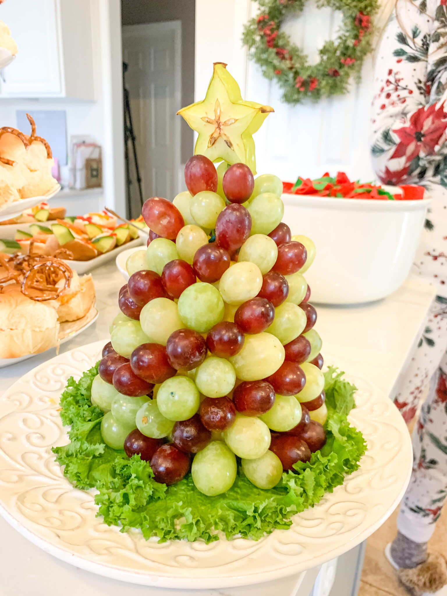 HOLIDAY HOMEMAKING W/ ME!  CHRISTMAS PARTY FOOD IDEAS